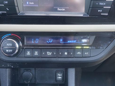 Used 2015 Toyota Corolla LE FWD image 8