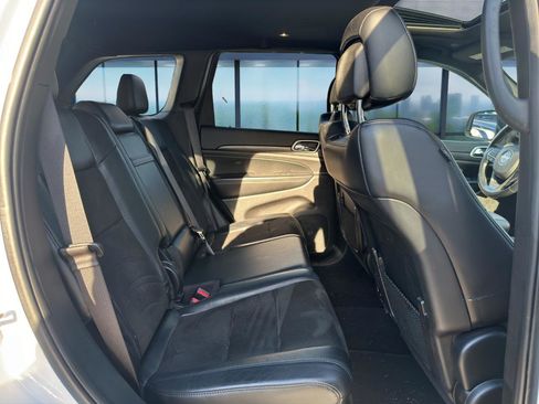 Used 2020 Jeep Grand Cherokee Altitude AWD/4WD image 19