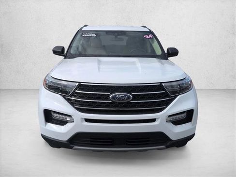 Used 2024 Ford Explorer XLT w/ Equipment Group 202A image 2
