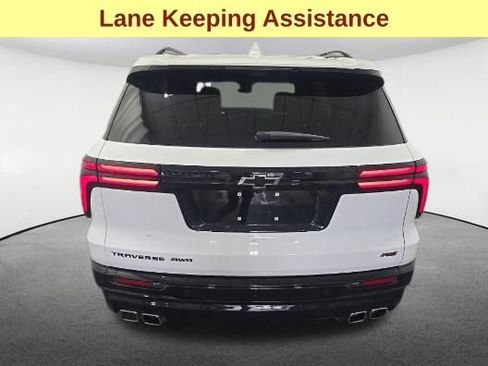Used 2024 Chevrolet Traverse RS AWD/4WD image 7