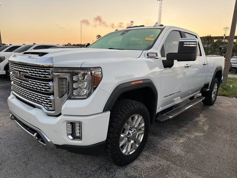 Used 2020 GMC Sierra 2500 Denali w/ Denali Ultimate Package AWD/4WD image 3
