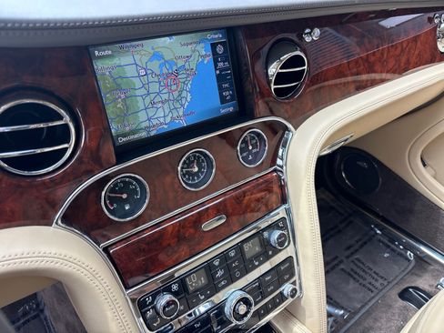 Used 2011 Bentley Mulsanne RWD image 8