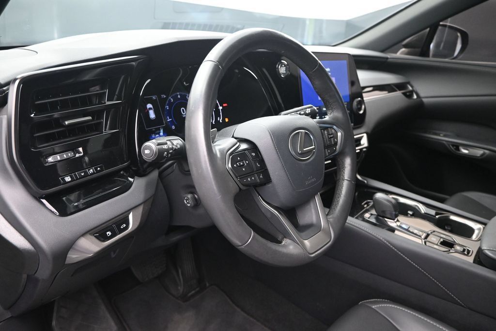 Used 2024 Lexus RX 350 FWD w/ Technology Package image 12