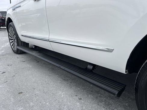 Certified 2021 Lincoln Navigator L Reserve w/ Luxury Package image 13