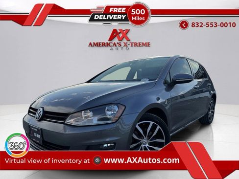 Used 2017 Volkswagen Golf S image 1