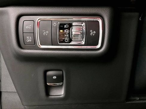 Used 2023 Lincoln Nautilus Reserve AWD/4WD image 37