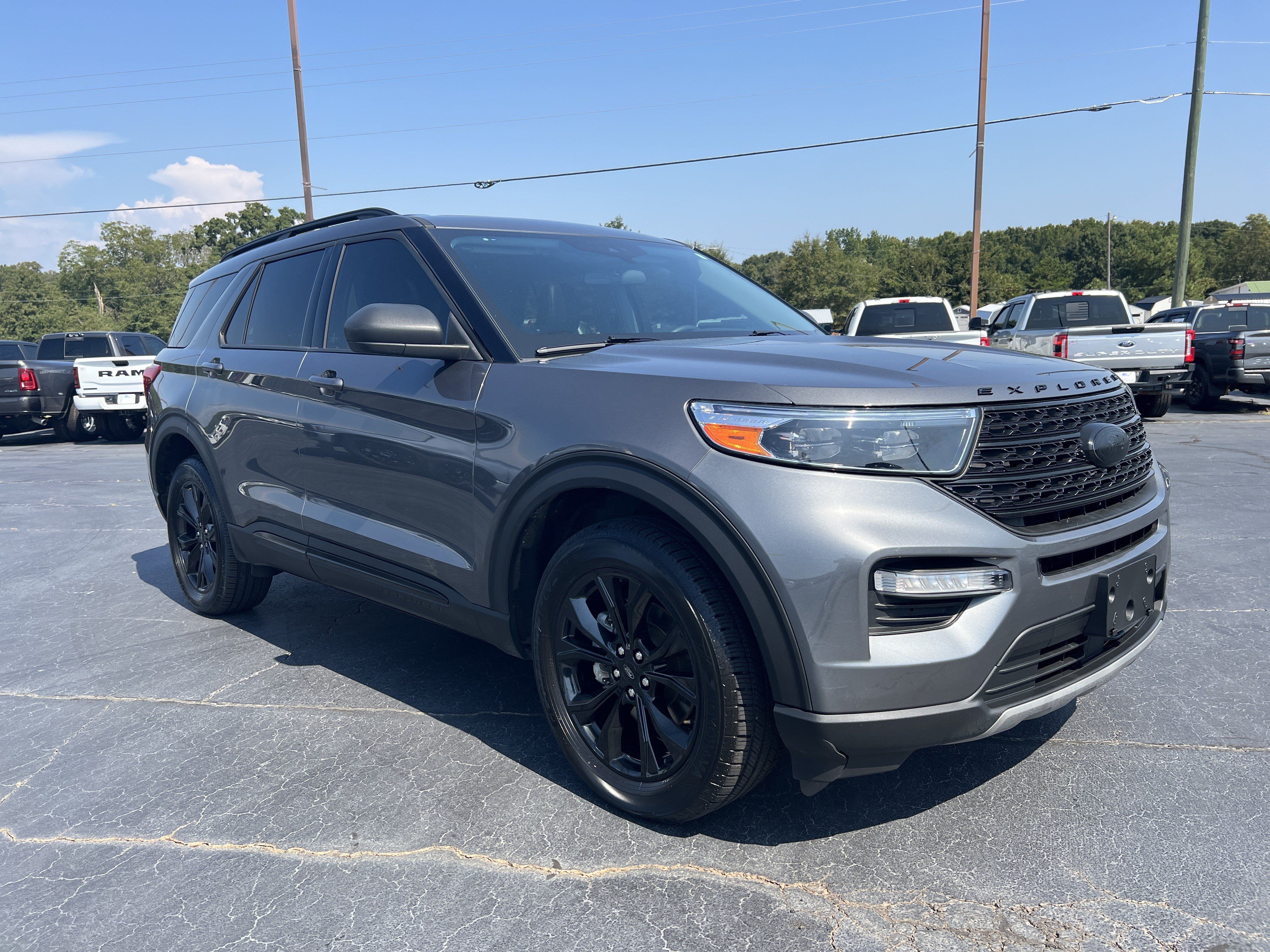 Used 2023 Ford Explorer XLT w/ Equipment Group 202A AWD/4WD image 4