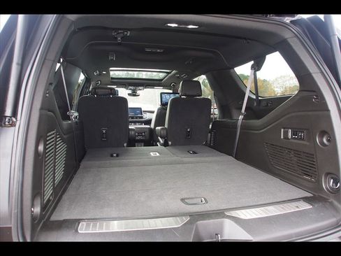 Used 2021 Chevrolet Suburban High Country image 20