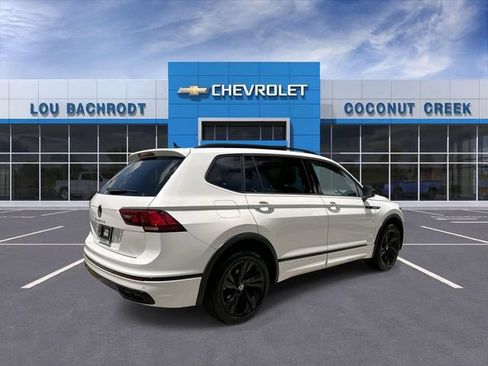 Used 2023 Volkswagen Tiguan SE R-Line FWD image 8