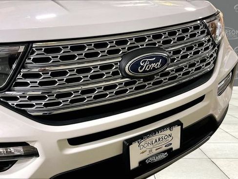 Used 2022 Ford Explorer Limited w/ Equipment Group 301A AWD/4WD image 10