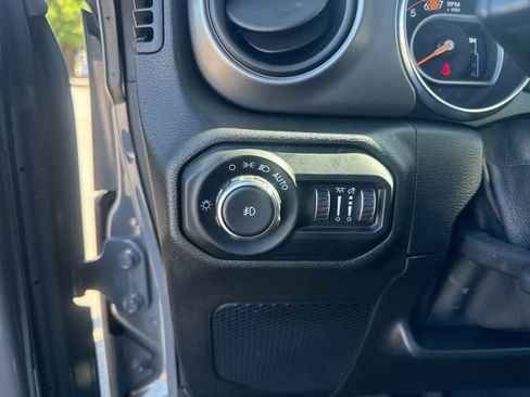 Used 2021 Jeep Wrangler Sport AWD/4WD image 16