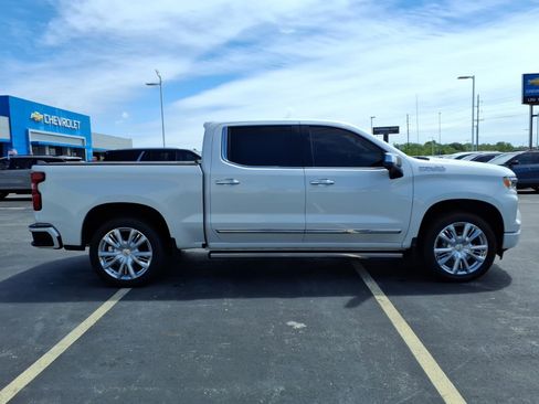 Used 2025 Chevrolet Silverado 1500 High Country AWD/4WD image 28