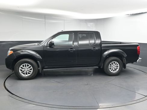 Used 2016 Nissan Frontier SV image 5