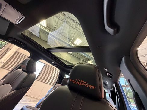 Used 2024 Honda Pilot TrailSport image 10