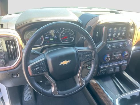 Used 2022 Chevrolet Silverado 2500 High Country w/ Z71 Off-Road Package AWD/4WD image 11