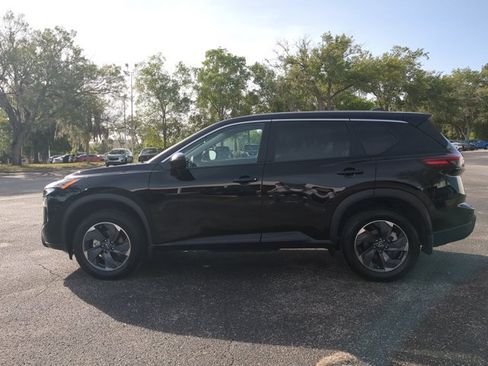 Certified 2026 Nissan Rogue SV FWD image 7