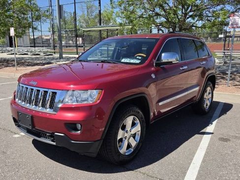 Used 2013 Jeep Grand Cherokee Overland AWD/4WD image 3