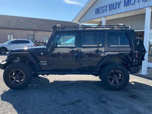 Used 2018 Jeep Wrangler Unlimited Sport S AWD/4WD image 2