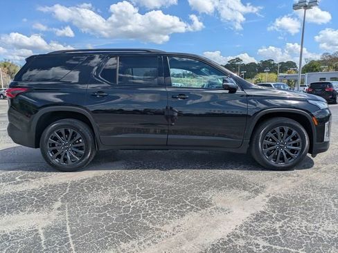 Certified 2023 Chevrolet Traverse RS image 3