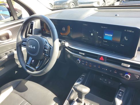 Certified 2024 Kia Sorento S w/ Panoramic Sunroof Package image 8