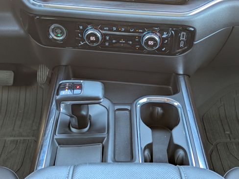 Used 2023 GMC Sierra 1500 SLT image 19