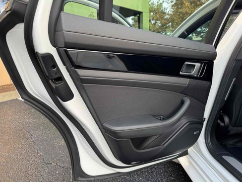 Used 2020 Porsche Panamera 4 image 72