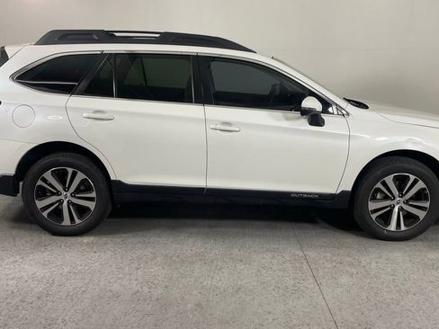 Used 2018 Subaru Outback 2.5i Limited AWD/4WD image 2