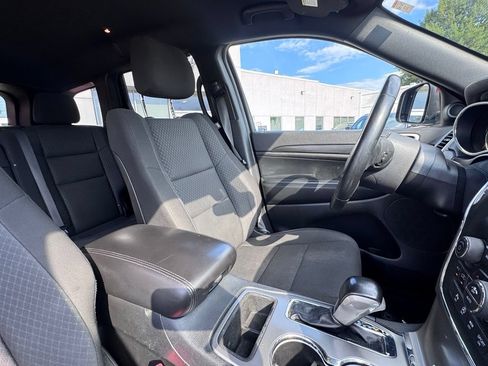 Certified 2021 Jeep Grand Cherokee Laredo AWD/4WD image 20