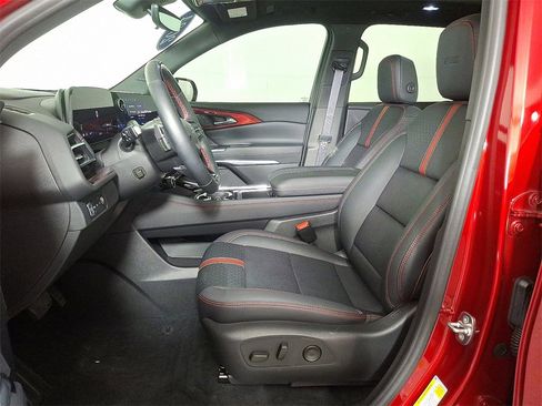 Used 2024 Chevrolet Traverse RS w/ LPO, Floor Liner Package image 17