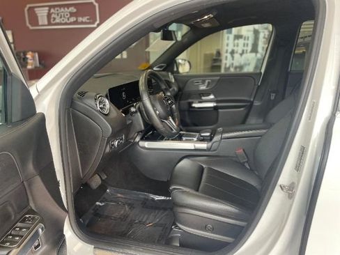 Used 2021 Mercedes-Benz GLB 250 w/ Premium Package image 17