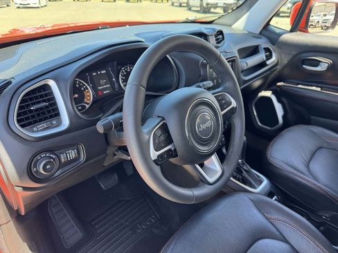 Used 2019 Jeep Renegade Latitude w/ Popular Equipment Group AWD/4WD image 25