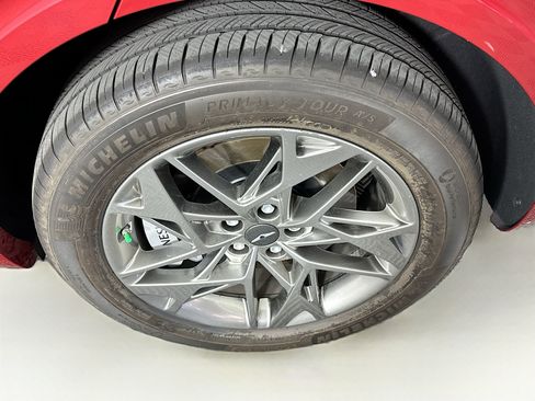 Used 2025 Genesis GV70 2.5T AWD/4WD image 11