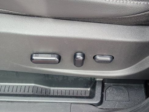 Used 2019 Ford Escape SE FWD image 17
