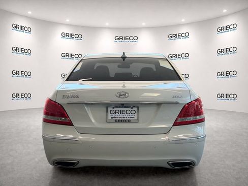 Used 2012 Hyundai Equus Signature RWD image 6