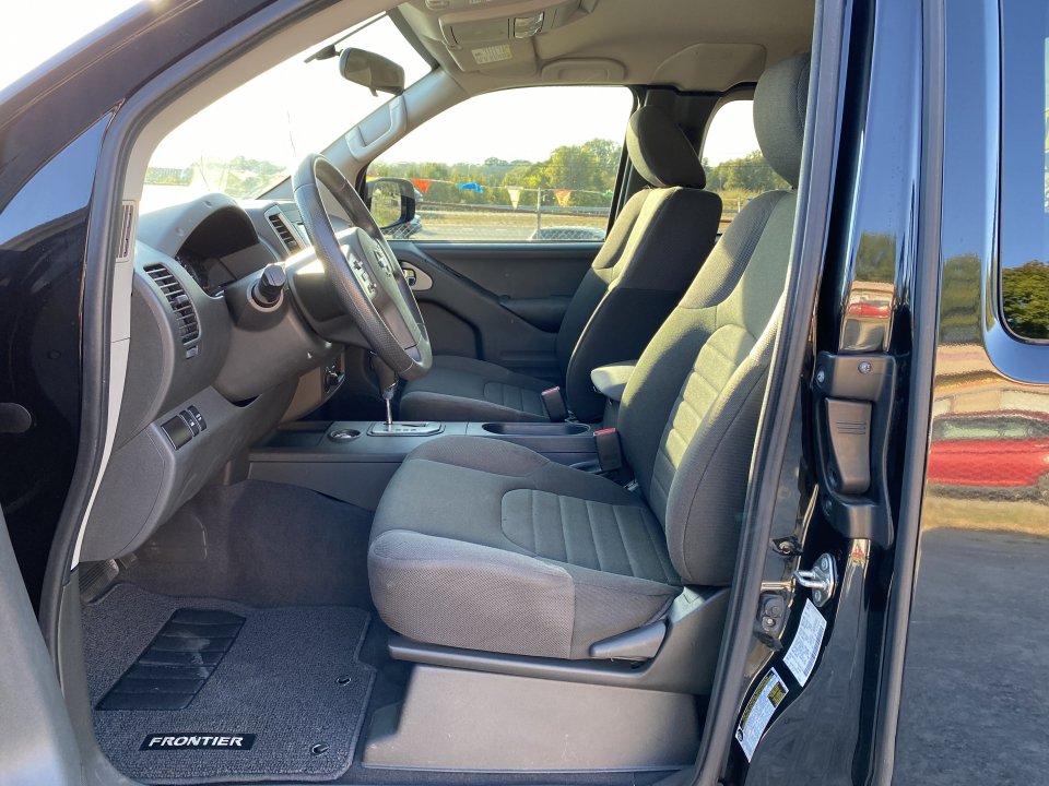 Used 2020 Nissan Frontier S AWD/4WD image 9