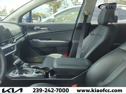 Used 2024 Kia Sportage EX FWD image 8
