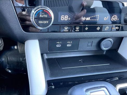 Used 2025 Mitsubishi Outlander SE FWD image 32