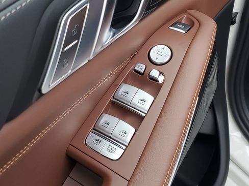 New 2026 BMW X7 xDrive40i w/ Premium Package image 6