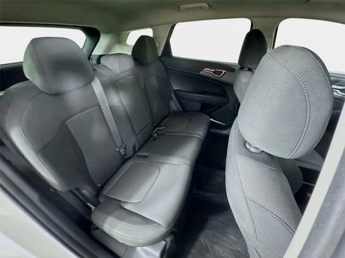 Used 2023 Kia Sportage LX FWD image 25