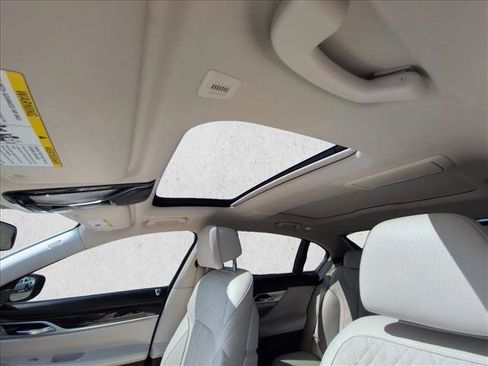 Used 2022 BMW 750i xDrive w/ Executive Package AWD/4WD image 15