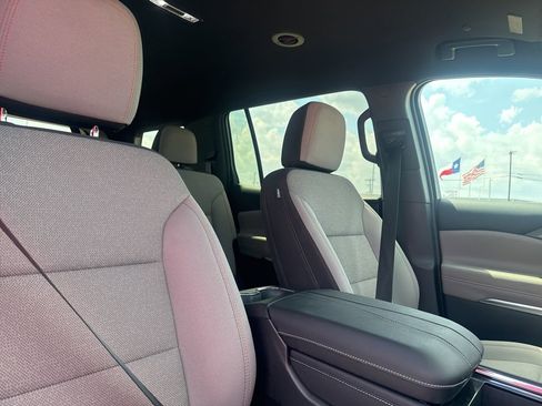 Used 2026 Chevrolet Traverse LT w/ Driver Confidence Package FWD image 31