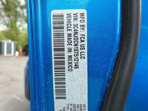 Used 2025 Jeep Compass Limited image 30