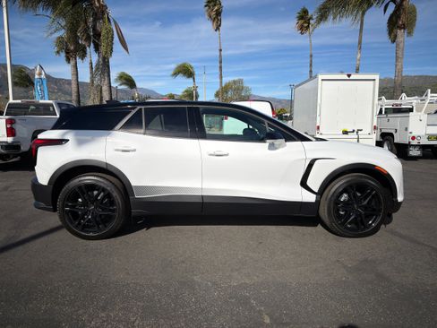 New 2026 Chevrolet Blazer EV LT w/ LPO, Blackout Package FWD image 9