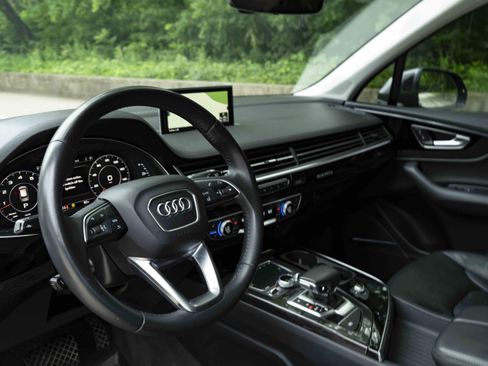 Used 2019 Audi Q7 3.0T Premium Plus AWD/4WD image 15