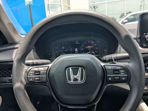 Used 2023 Honda Accord EX image 20