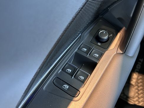 New 2026 Volkswagen Tiguan SE R-Line image 11