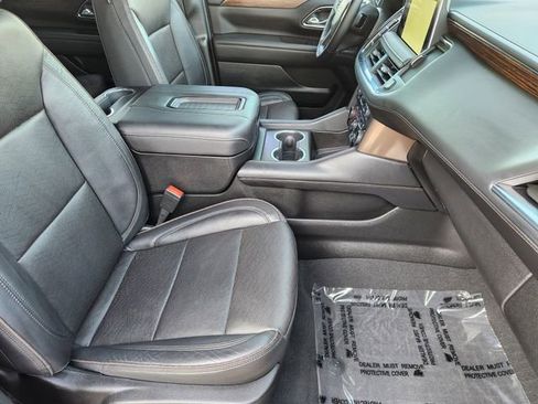 Used 2024 Chevrolet Suburban High Country w/ Premium Package AWD/4WD image 19