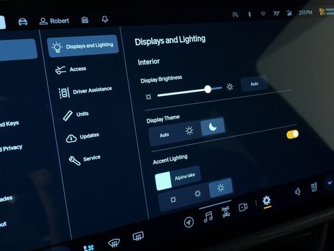 Used 2023 Rivian R1S Adventure image 56