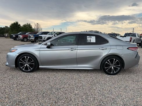 Used 2020 Toyota Camry SE FWD image 6