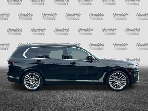 Used 2025 BMW X7 xDrive40i w/ Premium Package image 3